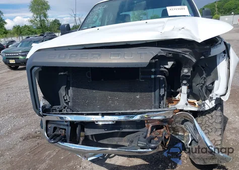 2012 Ford F-250 Xl z USA, uszkodzony, nr VIN 1FT7X2B60CEB28401